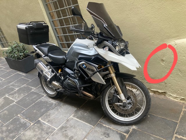 Salut tout le monde ça biche ? moi c'est Jean Talus et ça va pas trop mal ma fois je me posais une question l'autre fois : combien de caractères peut on mettre dans le commentaire d'une photo ? et bien la réponse est : beaucoup ! Vais pas m'amuser à compter ce serait vraiment trop long. D'ailleurs il se fait tard ! oui 22h53 à ma montre Casio que je porte au poiget tous les jours et que j'ai eue pour mes 30 ans. C'était une sacrée soirée d'ailleurs !! on a fait ça dans la maison de ma grand mère avec famille et amis on a vraiment bien profité ! La mairie nous a même filé des chaises et des tables gratos ! livraison inclu c'est pas beau la campagne ? bon allez je file j'ai le train du sommeil à attraper. Mdr nan je déconne y'a mon fils qui pleure à côté alors je vais aller voir ce qui se trame. C'est plutôt des modos dont j'ai peur ! Ils risquent de me repprocher cette petite digression. En plus certains sont des chasseurs de mamifères fouisseurs parait-il ! Oups... j'en ai trop dit :D