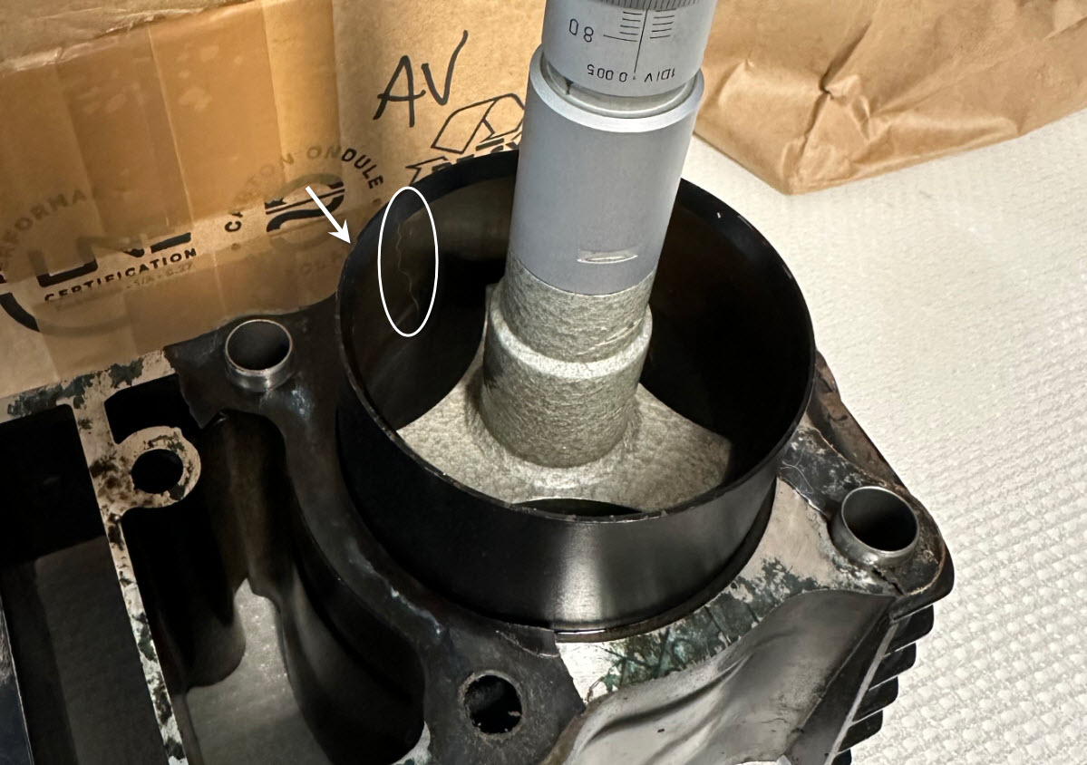 MaxLaMenace -- chemise.jpg