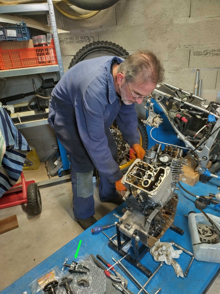 outil joint queue soupape.jpg