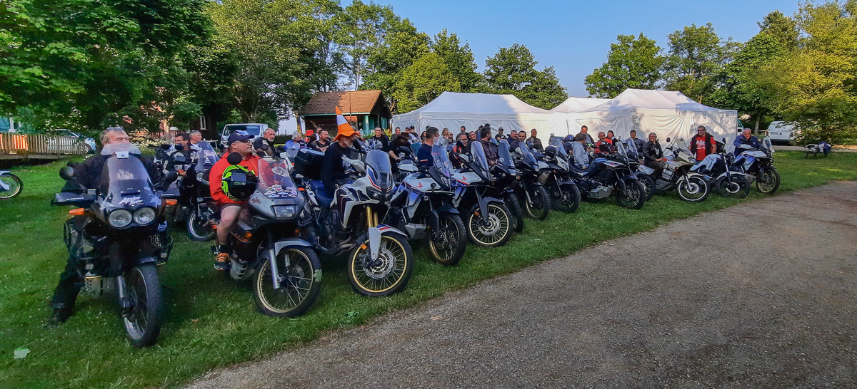 Une vue alternative de la photo de groupe.