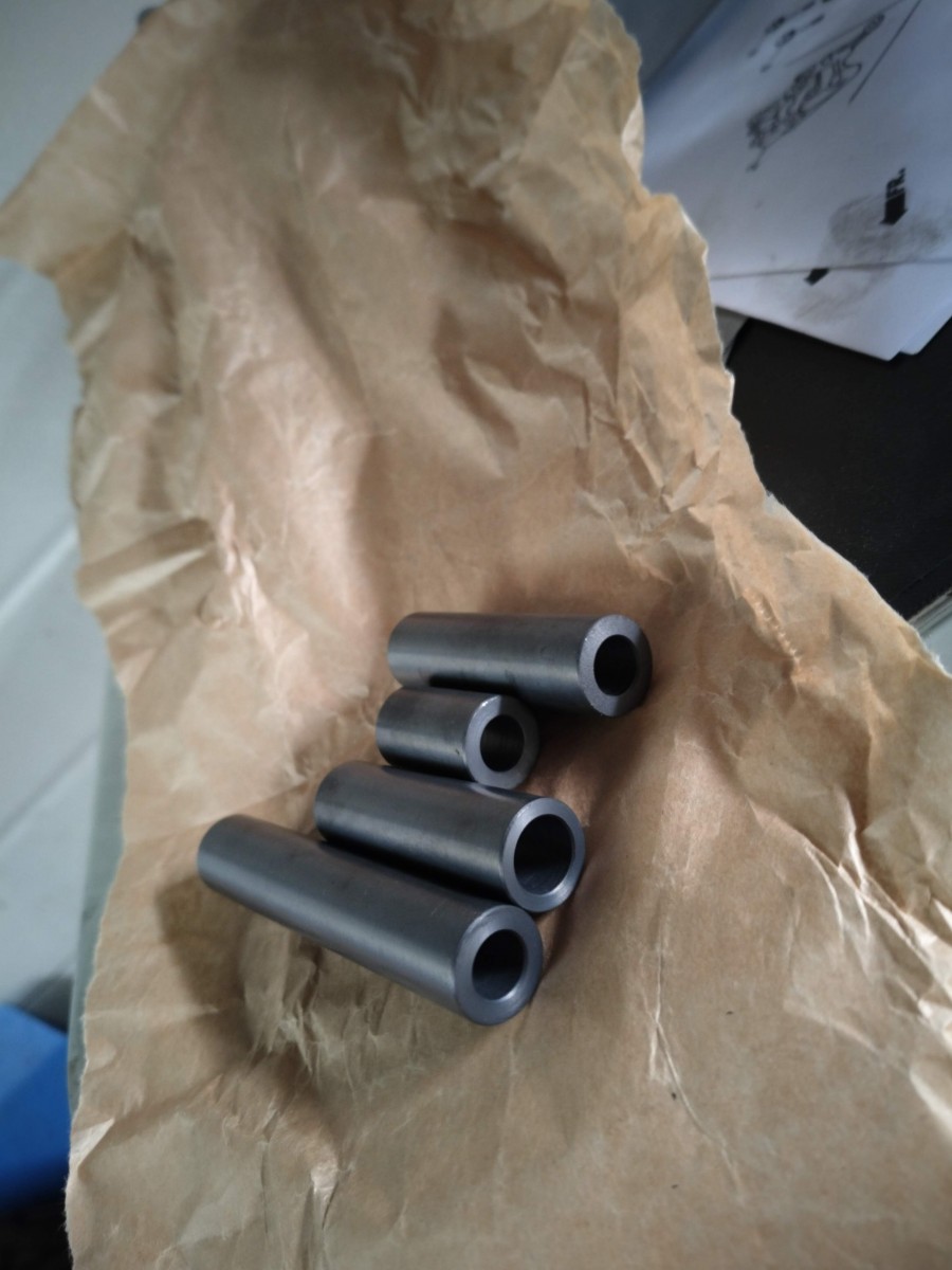 pour triangle suspension