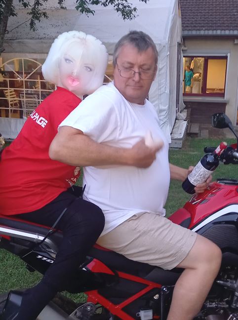 blonde sensuelle d'age mure.JPG
