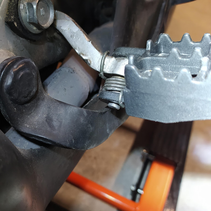 cale pieds elargis.jpeg