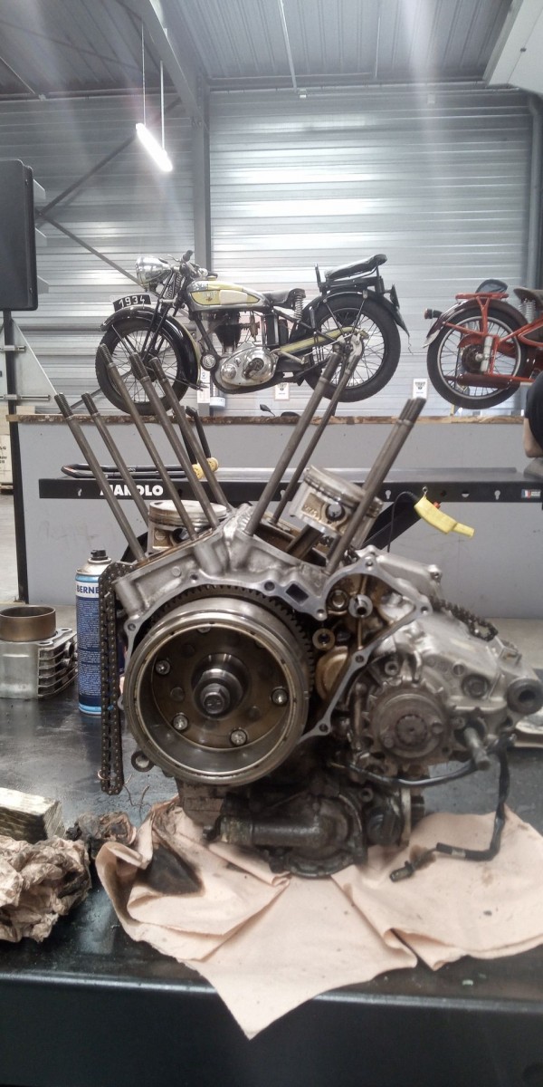 4) Moteur ouvert.jpg