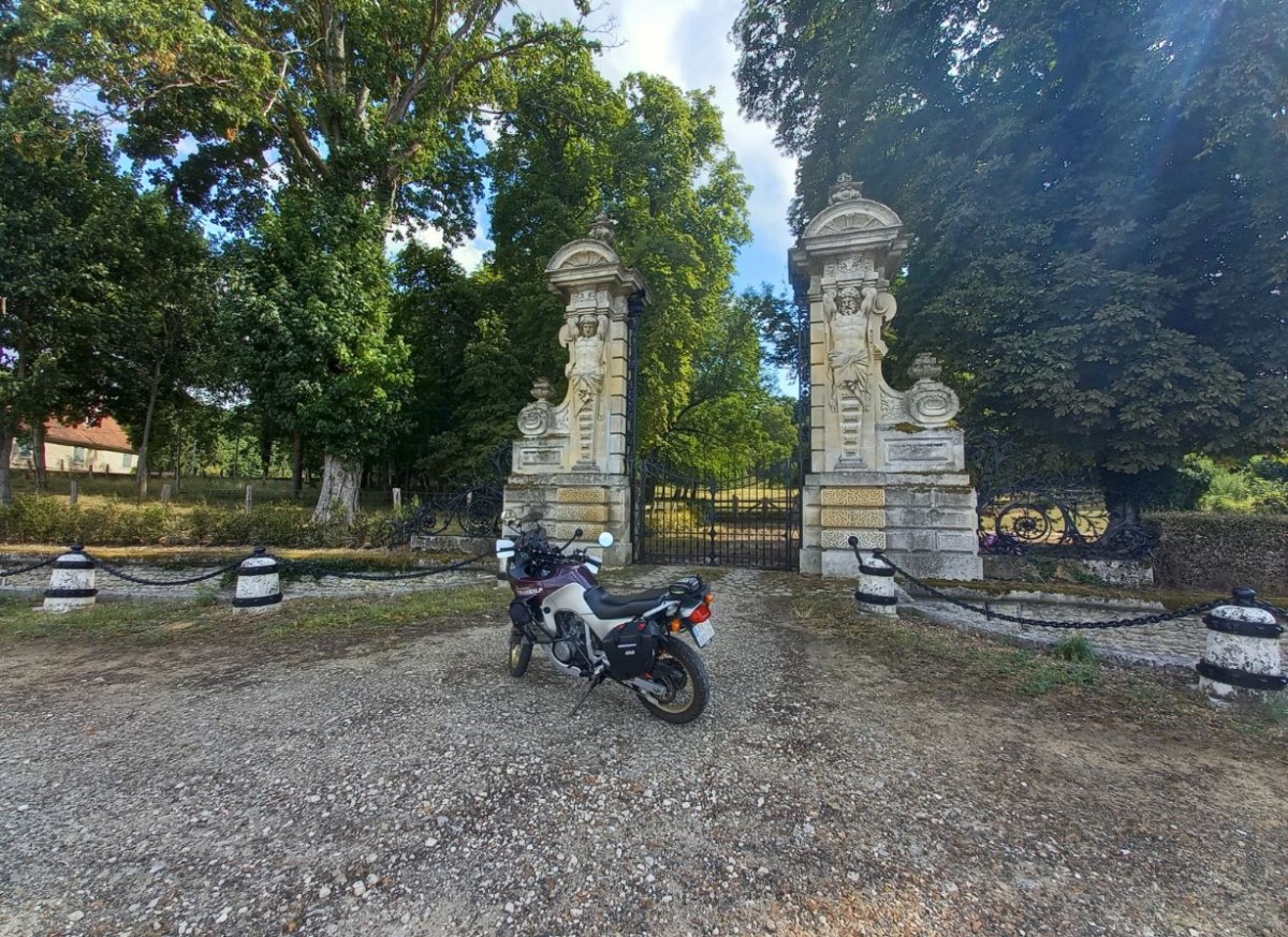 Mouchy le chatel 1.JPG